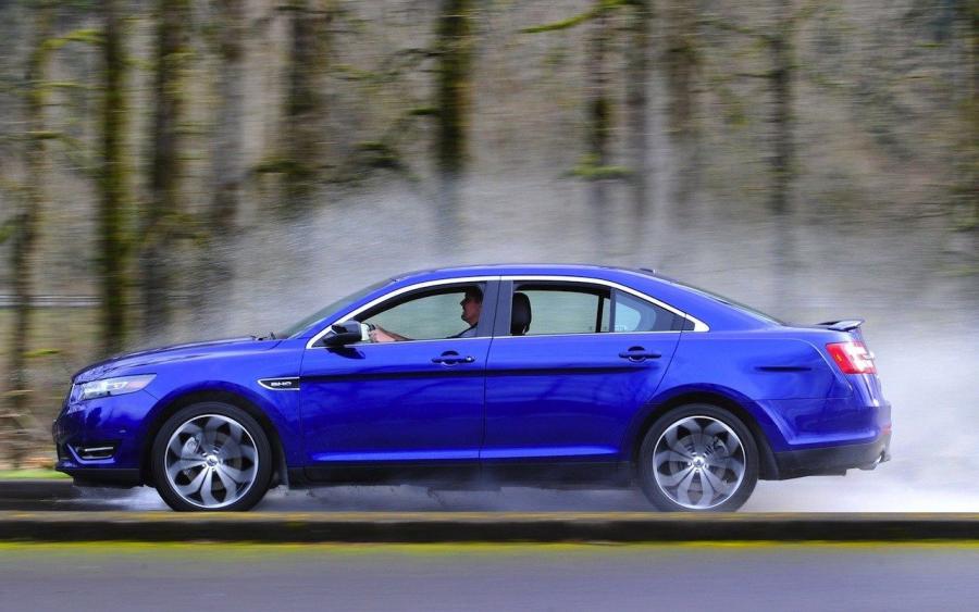  Ford Taurus 2012 года  (фото 19 из 39)